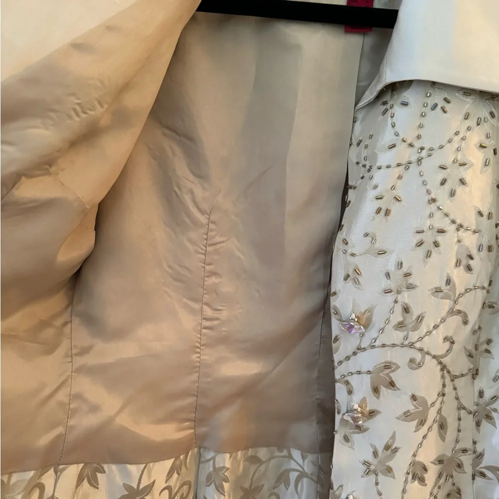 JS Collections  8P Gold Beaded Jacket! Button down , fitted ! High end l… - Picture 14 of 14